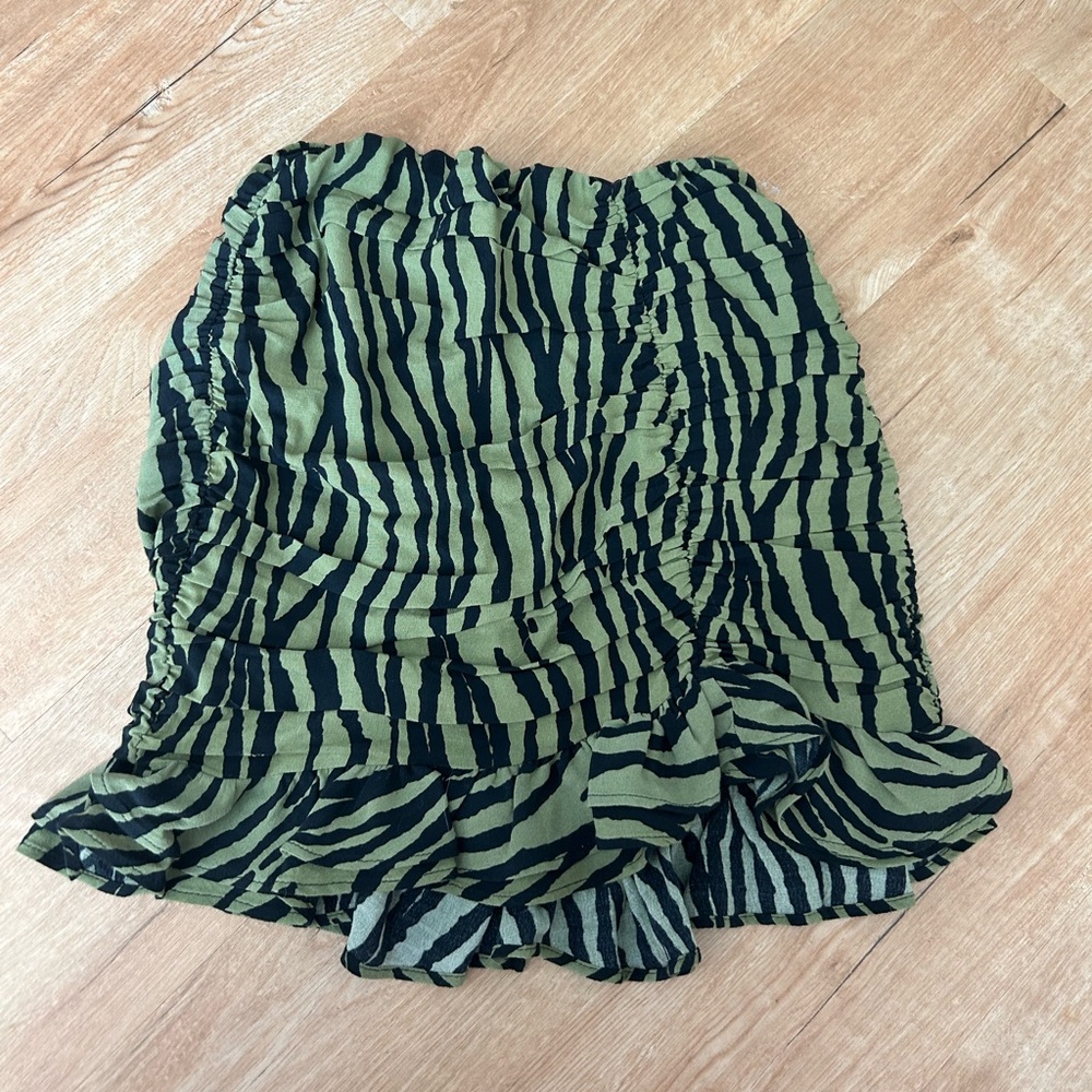 Zara green and black zebra skirt - Picture 3 of 6